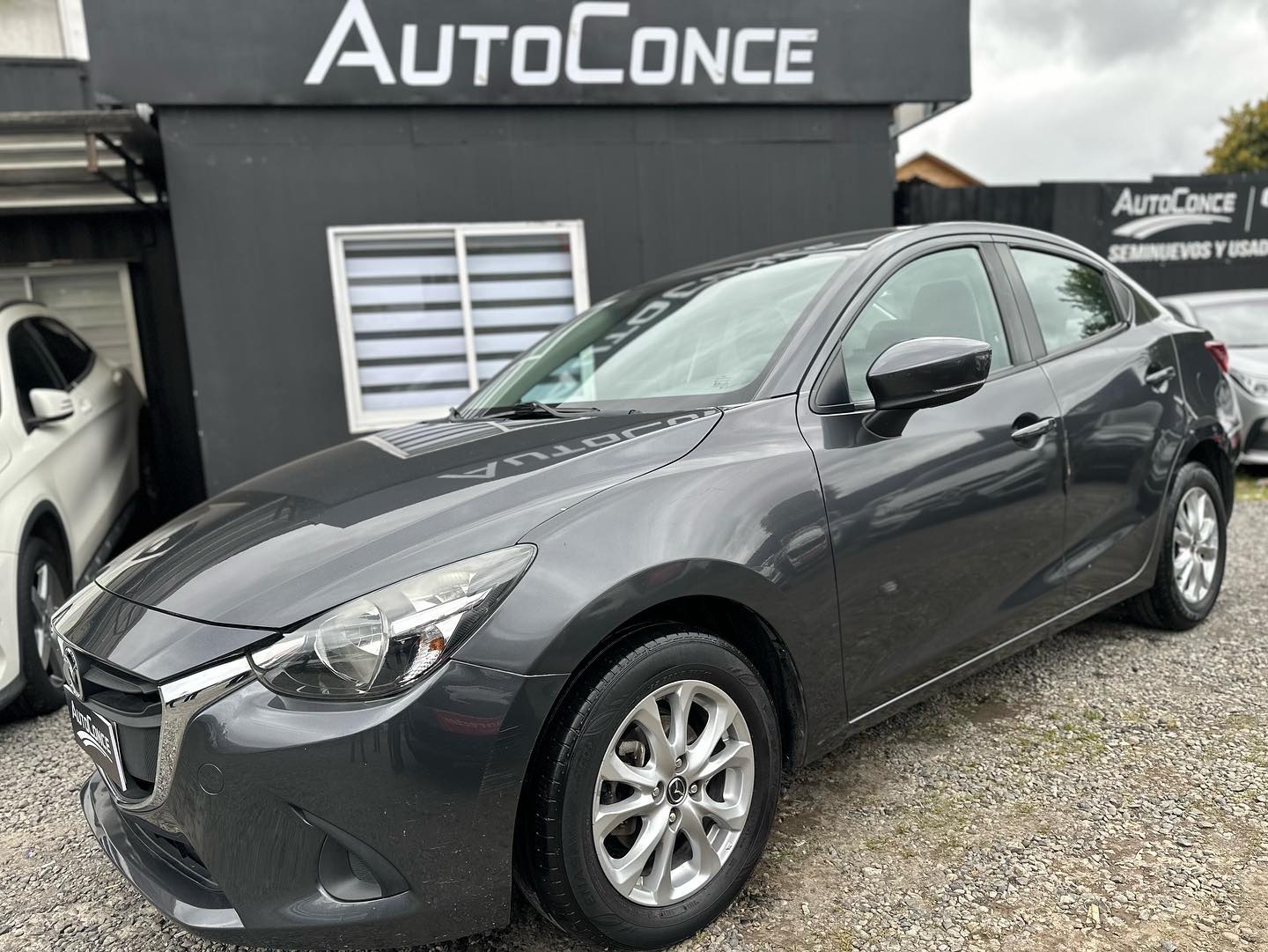 MAZDA 2