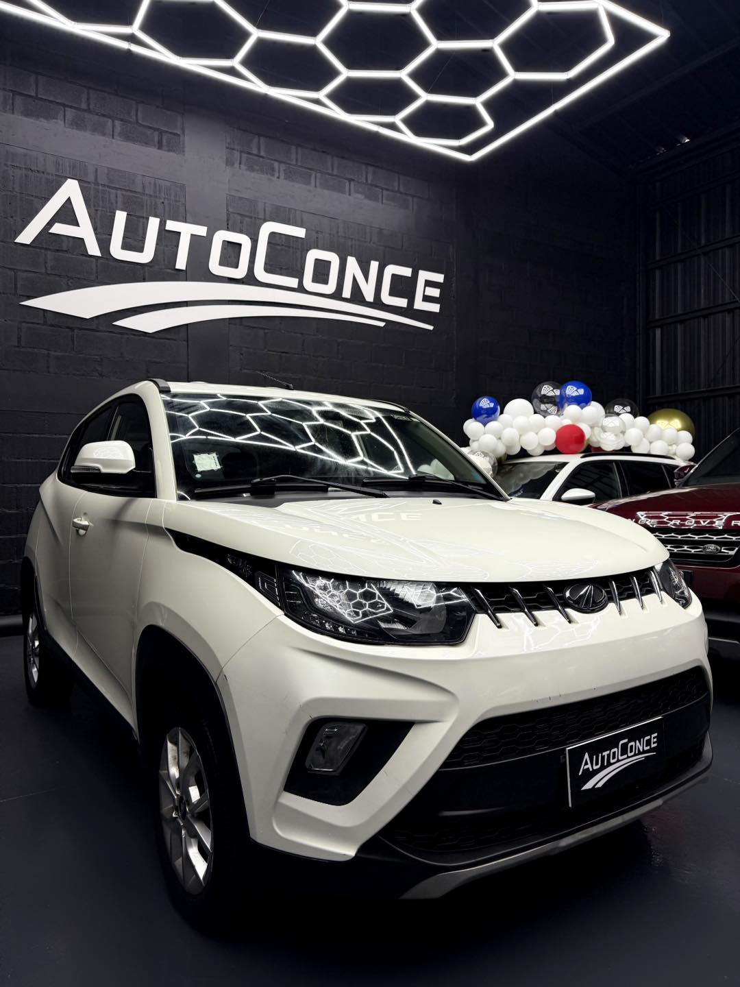 MAHINDRA KUV 100